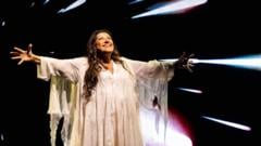 Regina Casé encara os haters: 'Tem períodos mais difíceis, outros melhoram, e a gente vai lidando'