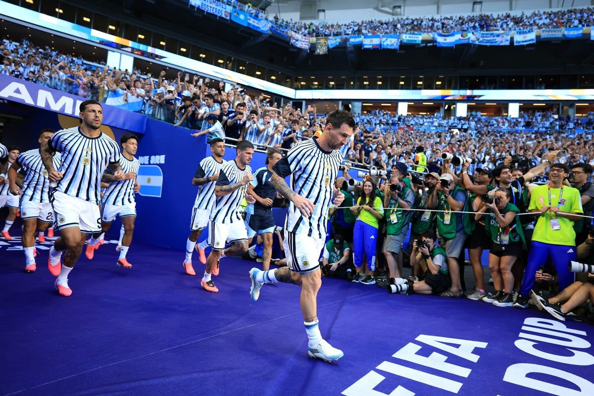 Argentina enfrenta Suíça em busca de vaga na semifinal da Copa; siga