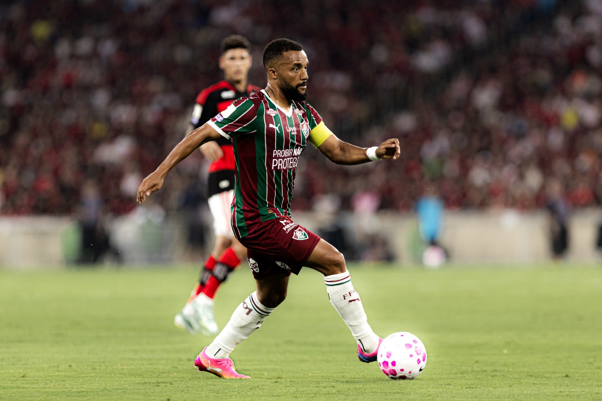 Samuel Xavier critica não expulsão de Pulgar em Flamengo x Fluminense