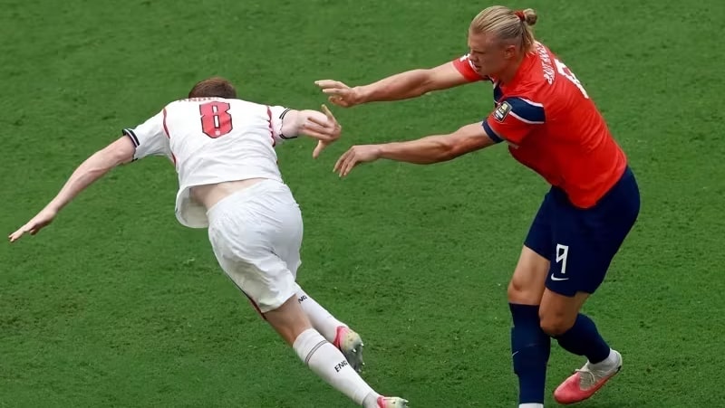 Fifa aplica nova regra em gol anulado da Noruega contra Inglaterra; entenda