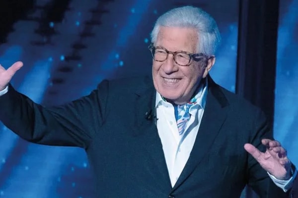Morre o cantor Peppino di Capri, do sucesso Champagne, aos 86 anos