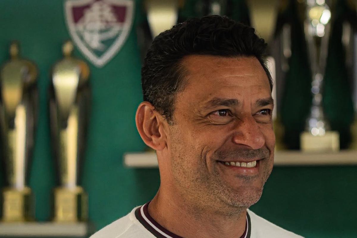 Fred, ex-jogador, conquista 1º título como técnico do Fluminense Sub-20