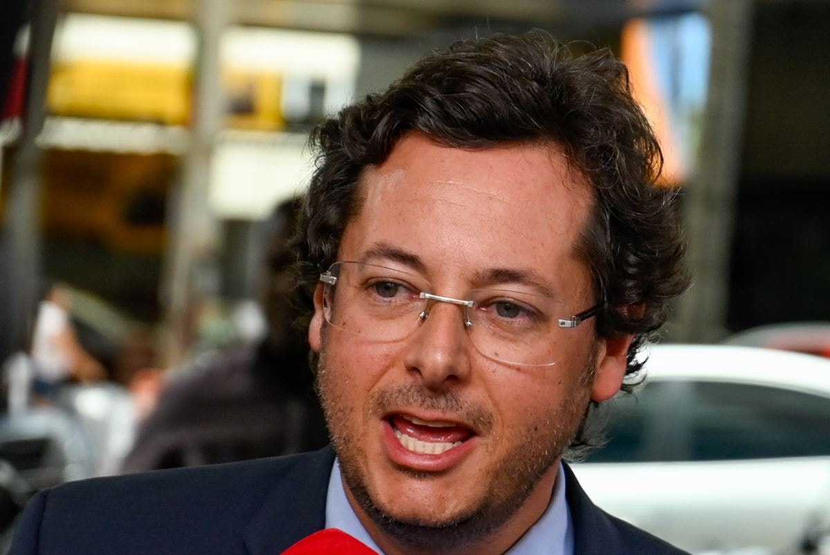Wajngarten nega que Flávio tenha deixado o país: "Boataria maldosa"