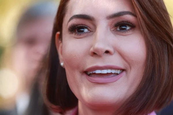 Michelle Bolsonaro pede suspensão de propaganda de Erika Kokay; TRE nega