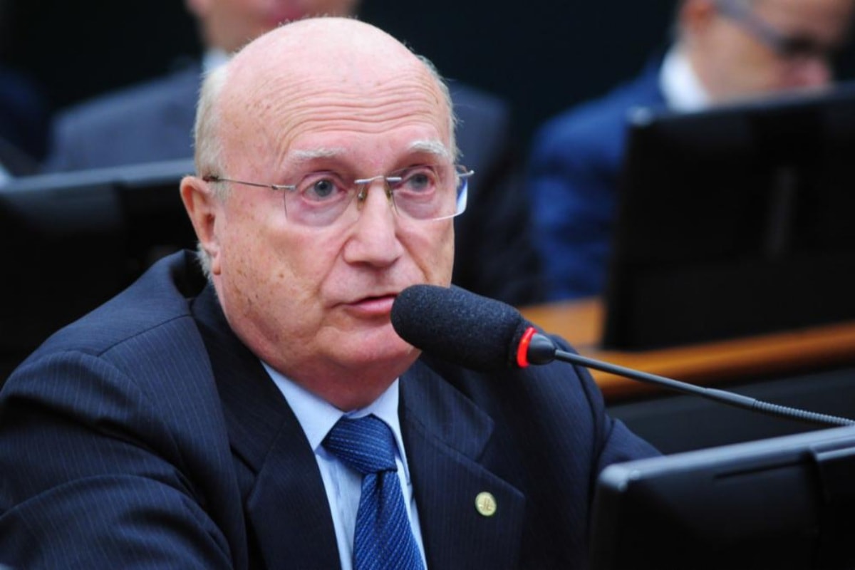 Emenda Pix de ex-ministro pagou empresa em que ele é sócio