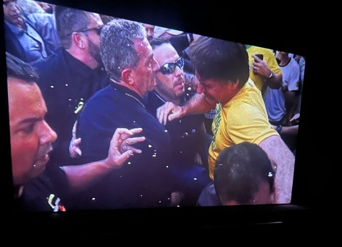 Flopou? Só um nome do PL vai ver documentário de Bolsonaro após áudio de Flávio