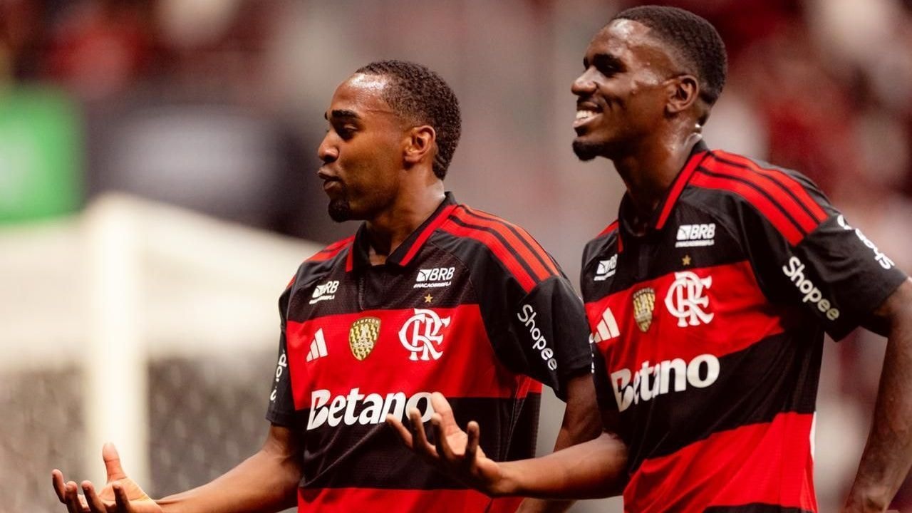 Sem dificuldades, Flamengo goleia Chapecoense em retorno ao Brasileirão