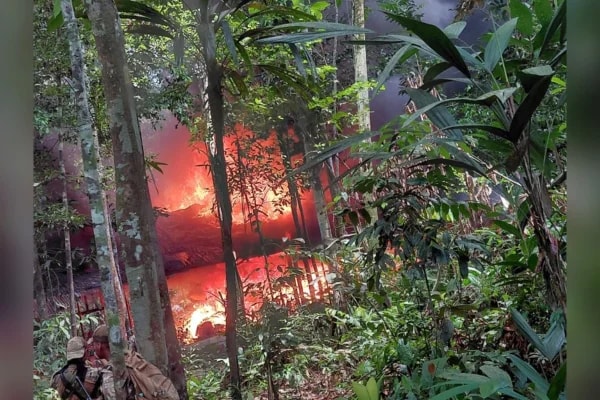 Tráfico na fronteira: PF e polícia peruana destroem laboratórios de drogas