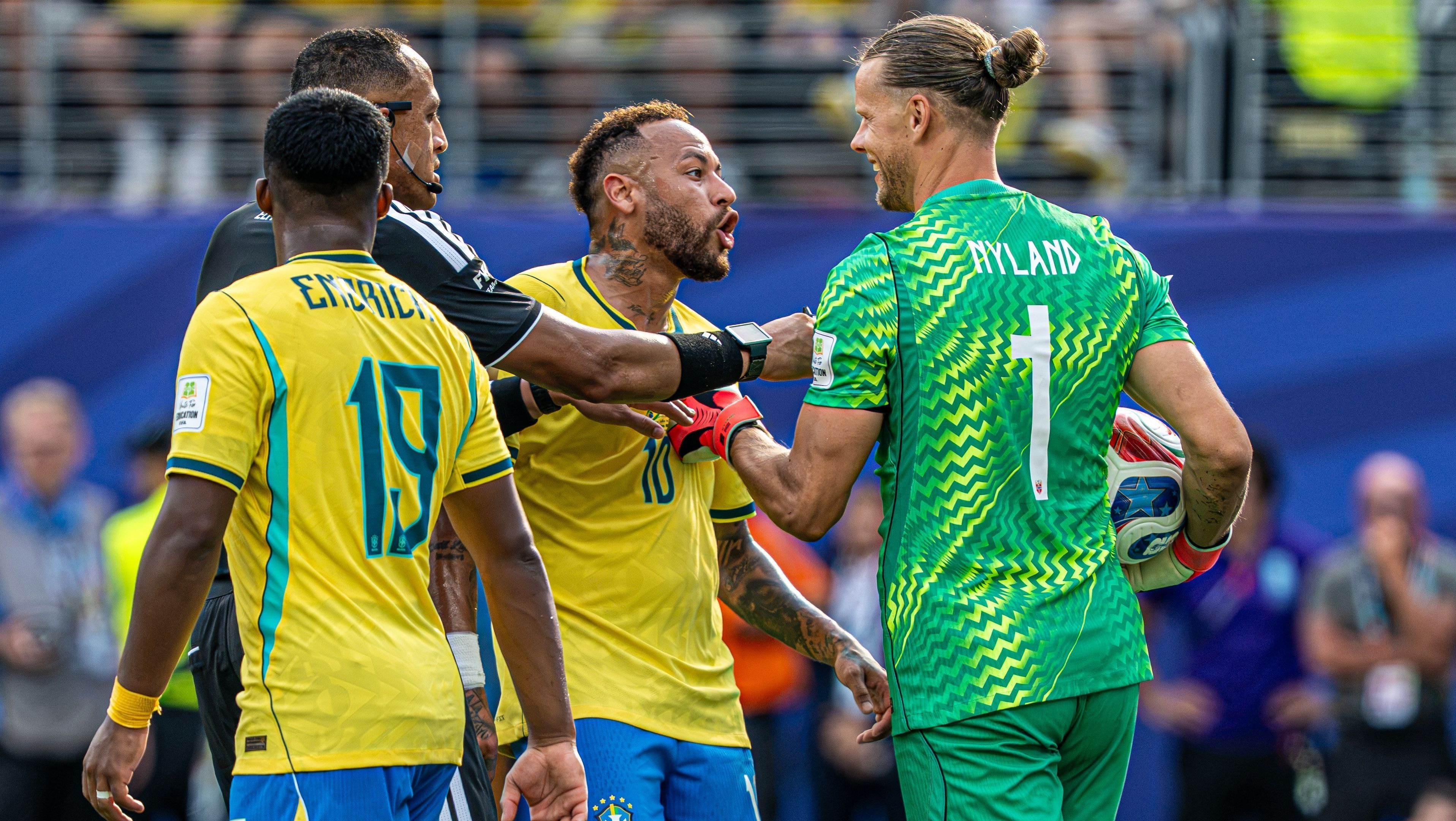 Rodrigo Caetano elogia “nível de profissionalismo” da Seleção em eliminação