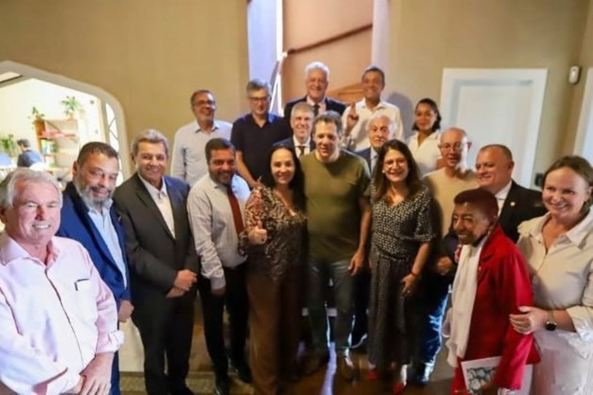Haddad recebe deputados em QG de Lula, pede pressa e foco no interior