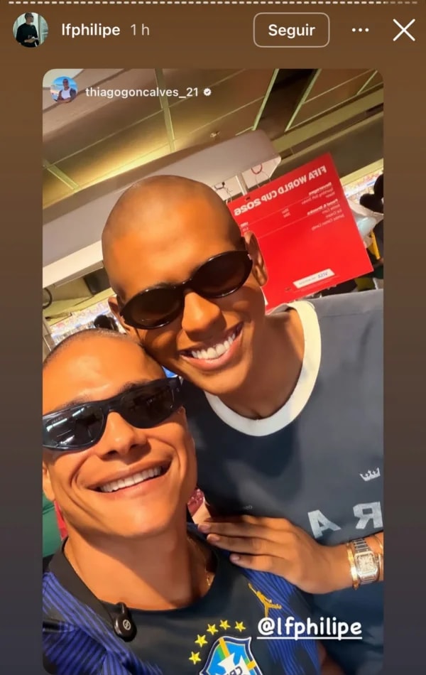 Ex de Jojo acompanha Brasil em setor reservado com mãe de Vini Jr.