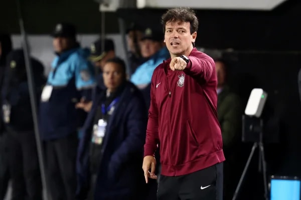 Diretor-executivo do Corinthians, Marcelo Paz crava permanência de Diniz