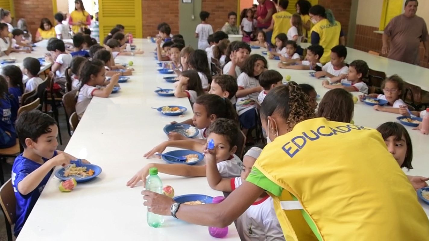 Educadores sociais do DF paralisam atividades por atraso em pagamentos