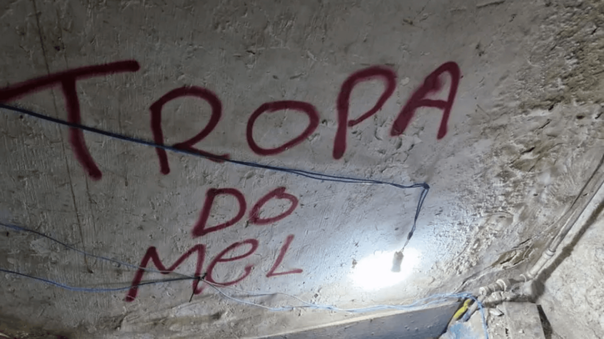 Polícia investiga membro do CV por explosão em escola de Belford Roxo (RJ)
