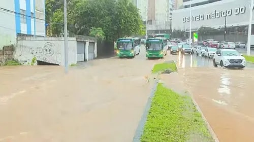 Salvador tem entre 80% e 90% de chances de chuva durante a semana