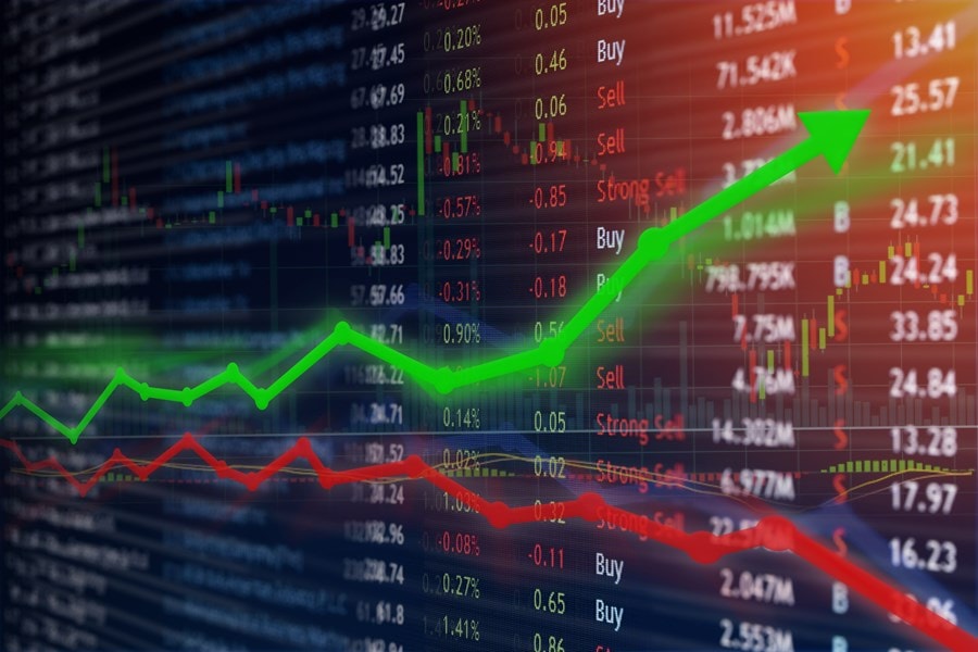 Ibovespa avança com apoio de Petrobras, mas incertezas ainda pressionam