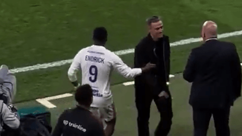 Atacante inglês perderá o restante da temporada após cirurgia na coxa