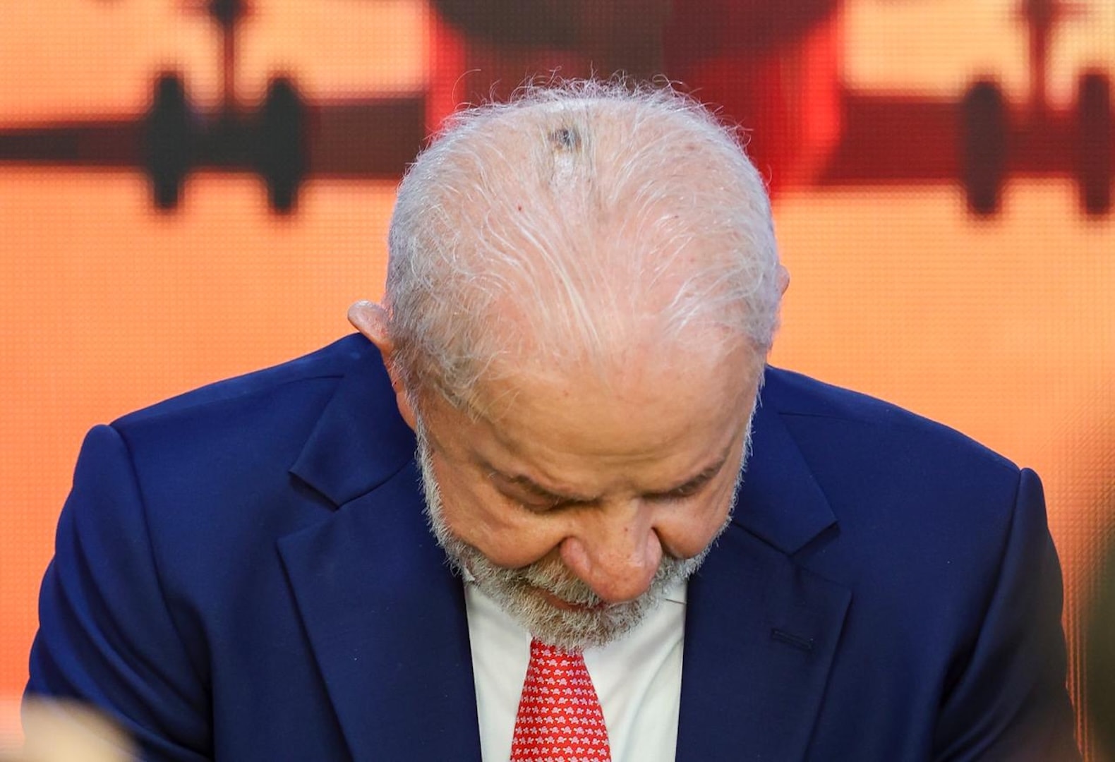 Lula diz que terminou sessões de radioterapia: “Estou bem”