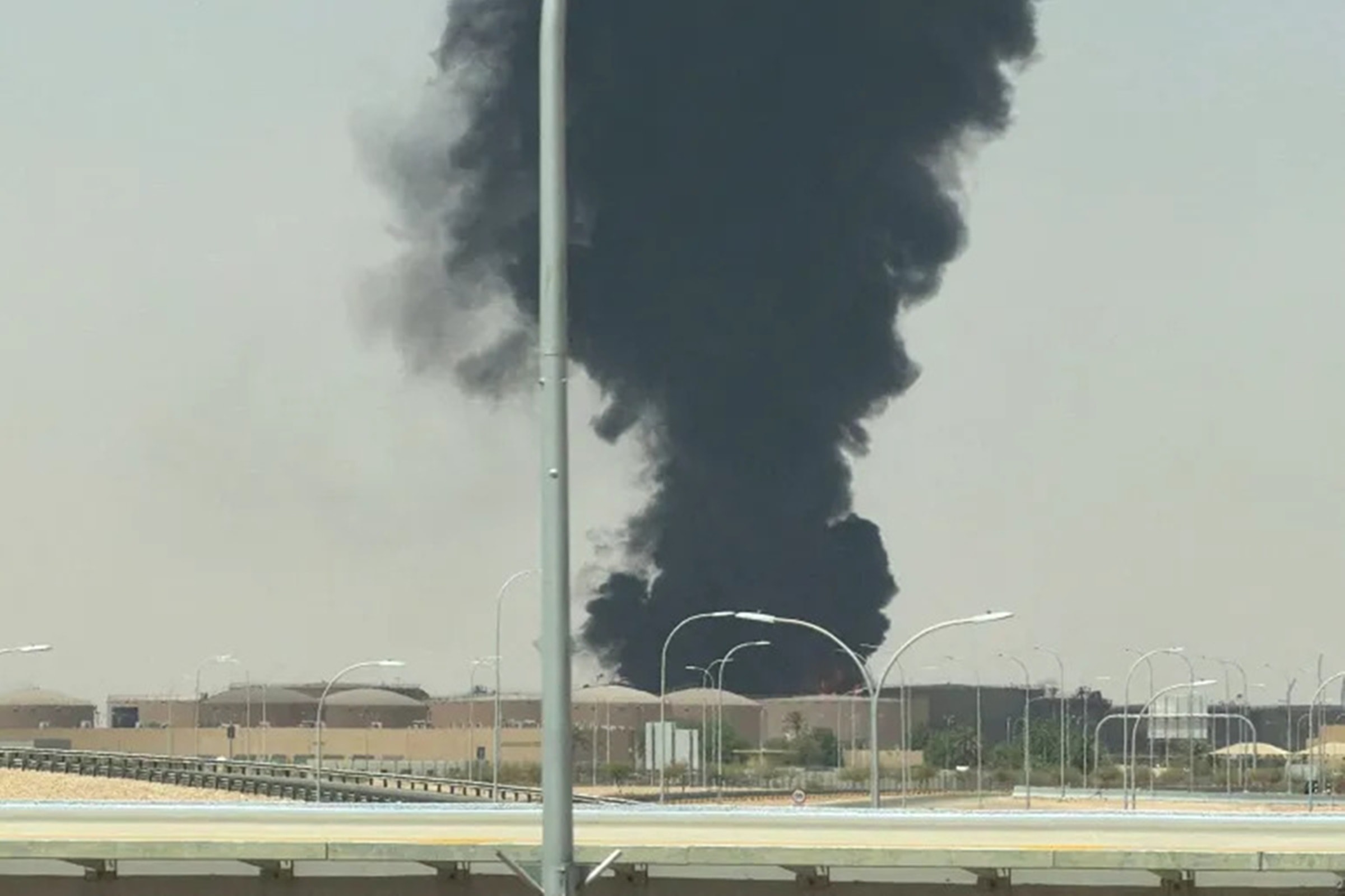 Houthis atacam aeroporto de Dammam em nova ofensiva na Arábia Saudita
