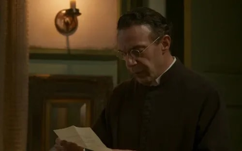 Padre de 'A Nobreza do Amor' vive relação íntima com drag queen na substituta de 'Por Você'