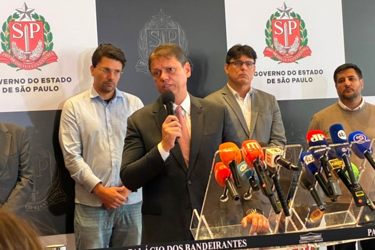 Tarcísio sobre indicação de vice de Flávio: "Ele fez com coração"