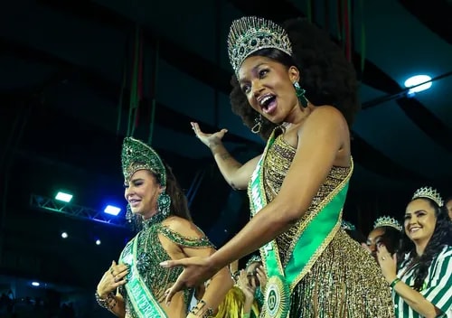 IZA entrega o que disse a Paolla Oliveira antes da coroação na Imperatriz e manda recado