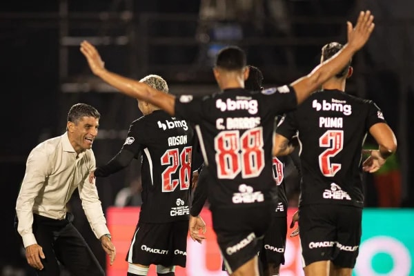 Vasco tenta repetir 1998 e 2011 após ir às quartas da Sul-Americana