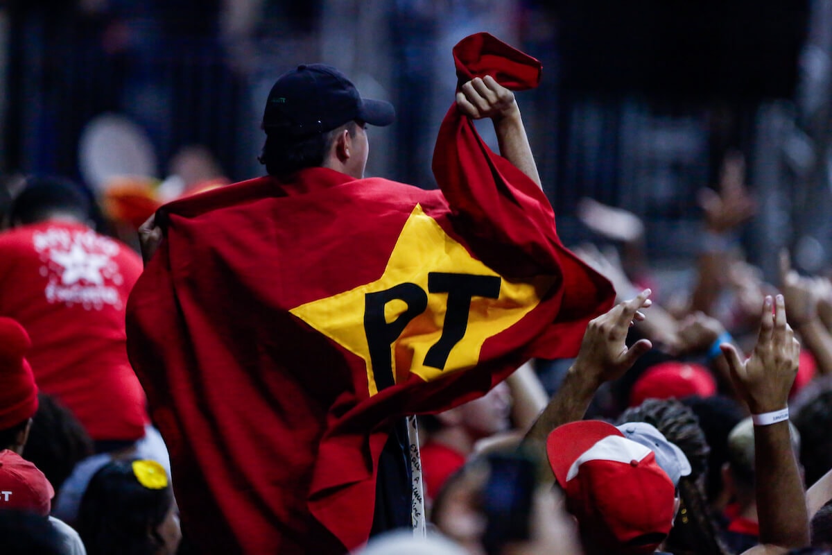 PT adia reforma interna e foca congresso na campanha de Lula