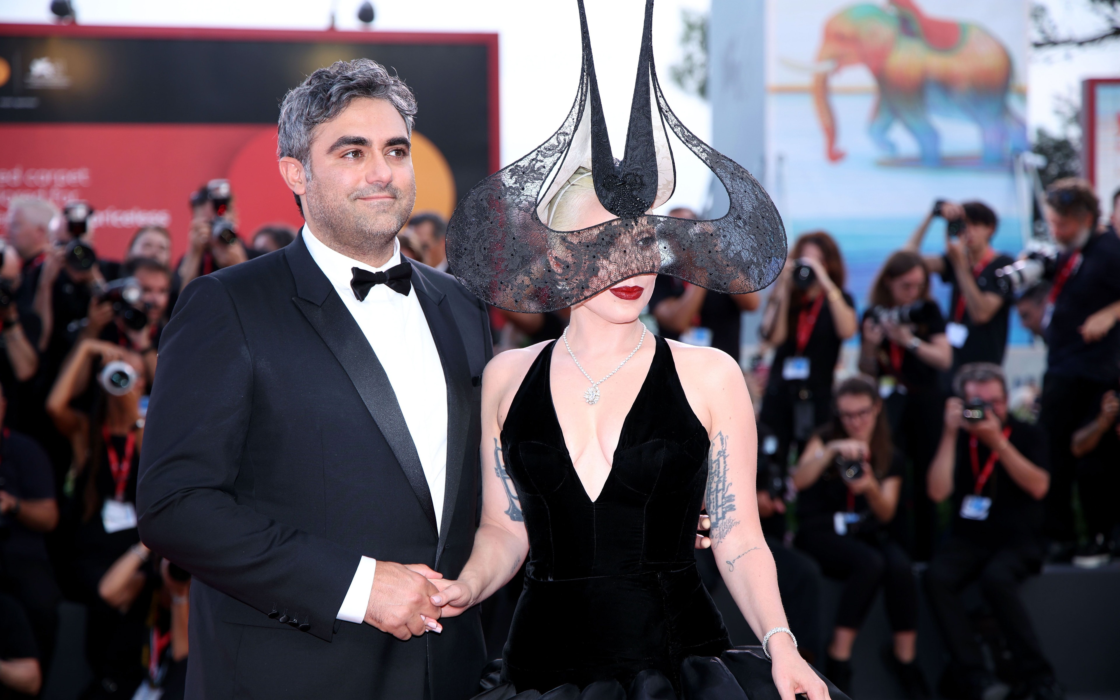 Bebê de Lady Gaga divide internautas: “Barriga de aluguel ou adoção”