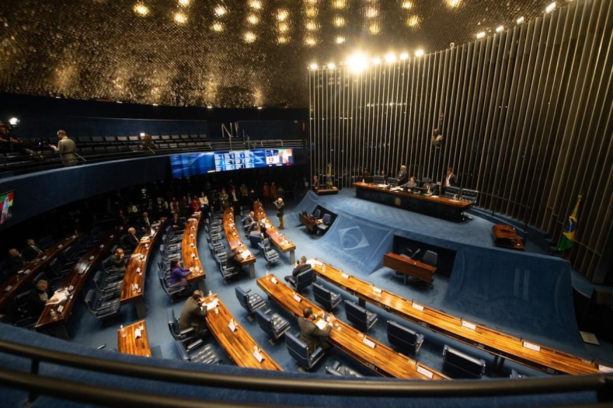 Olhar para o Planalto, Senado ou para os dois (por Roberto Caminha)