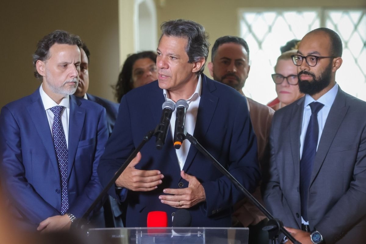 PCC no transporte: Haddad cita possível "conluio" ao falar sobre licitação