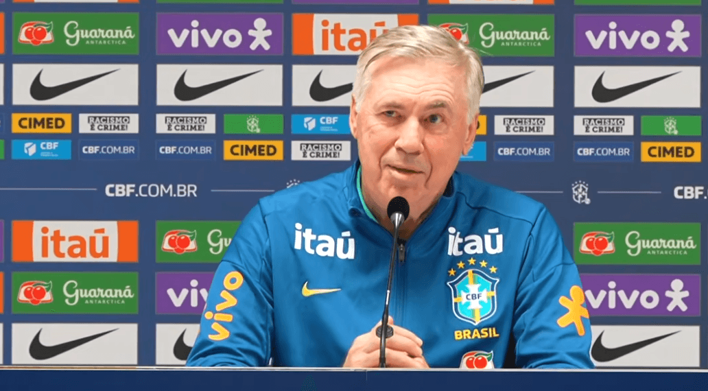Ancelotti acompanha jogo do Flamengo na véspera da convocação