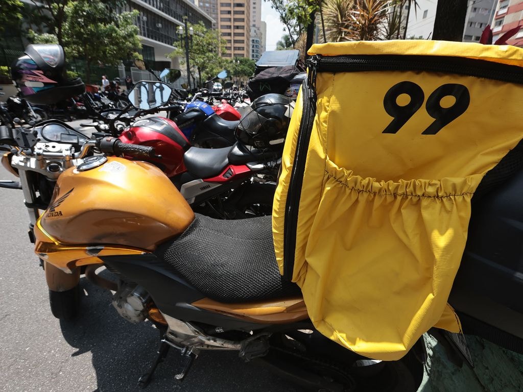 O que se sabe da linha de crédito para compra de moto por entregadores