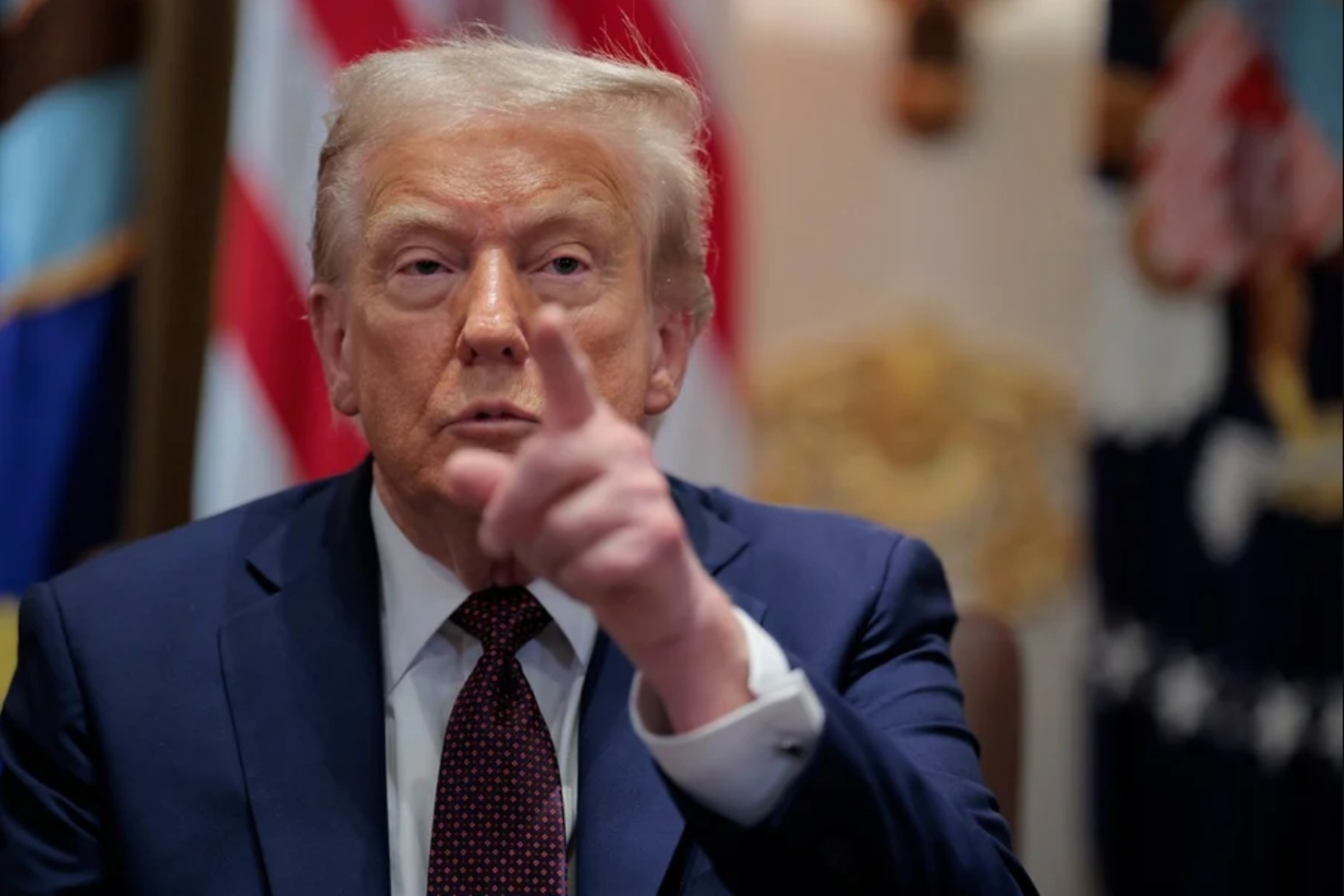 Senado dos EUA rejeita medida que visava impedir Trump de atacar Cuba