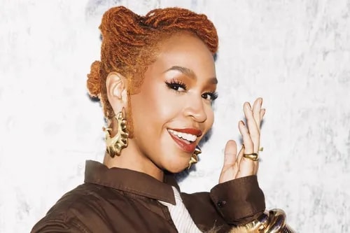 Karol Conká vira o jogo e fecha contrato fixo com a Globo
