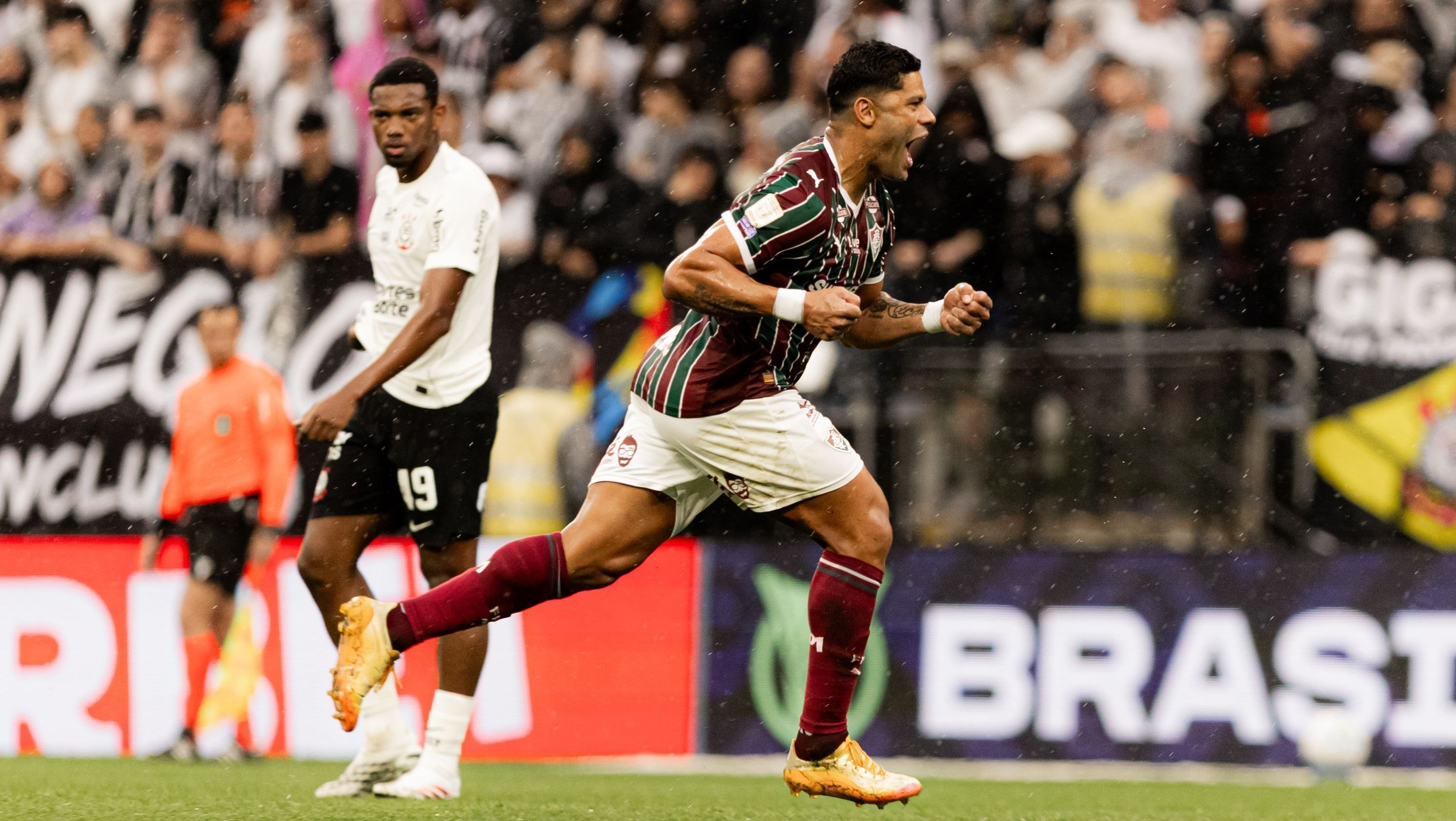 Brasileirão: Cruzeiro vira, faz 3 a 1 e ganha do Vitória no Barradão