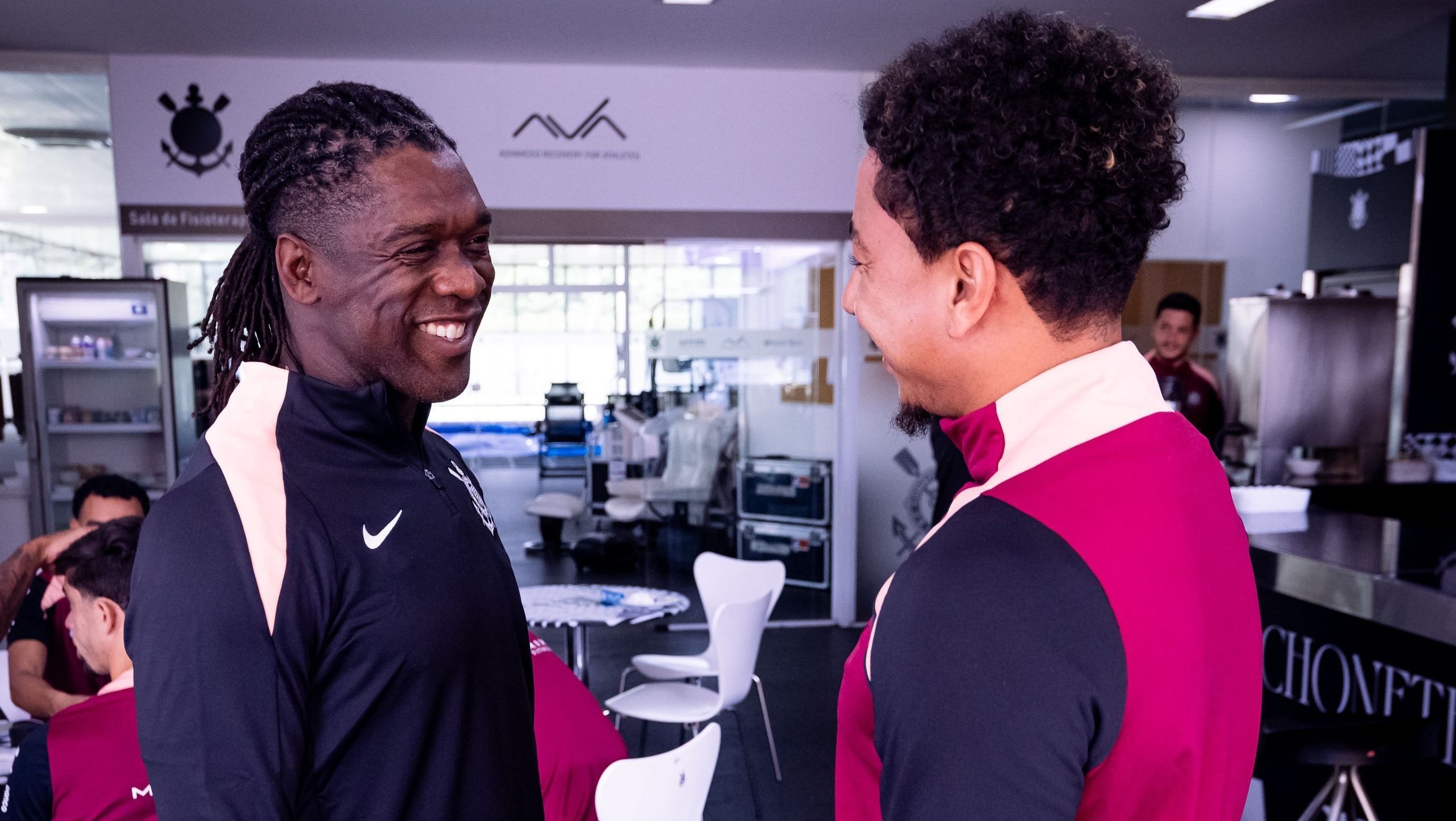Seedorf nega influência de Memphis em chegada ao Corinthians