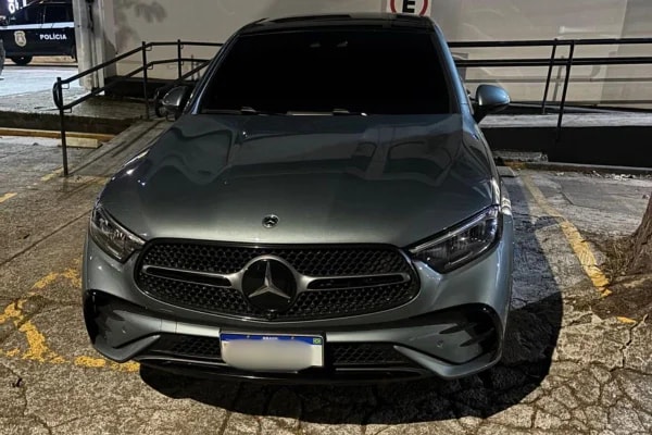 Deolane: ação do MP pede para vender e usar carros de luxo apreendidos