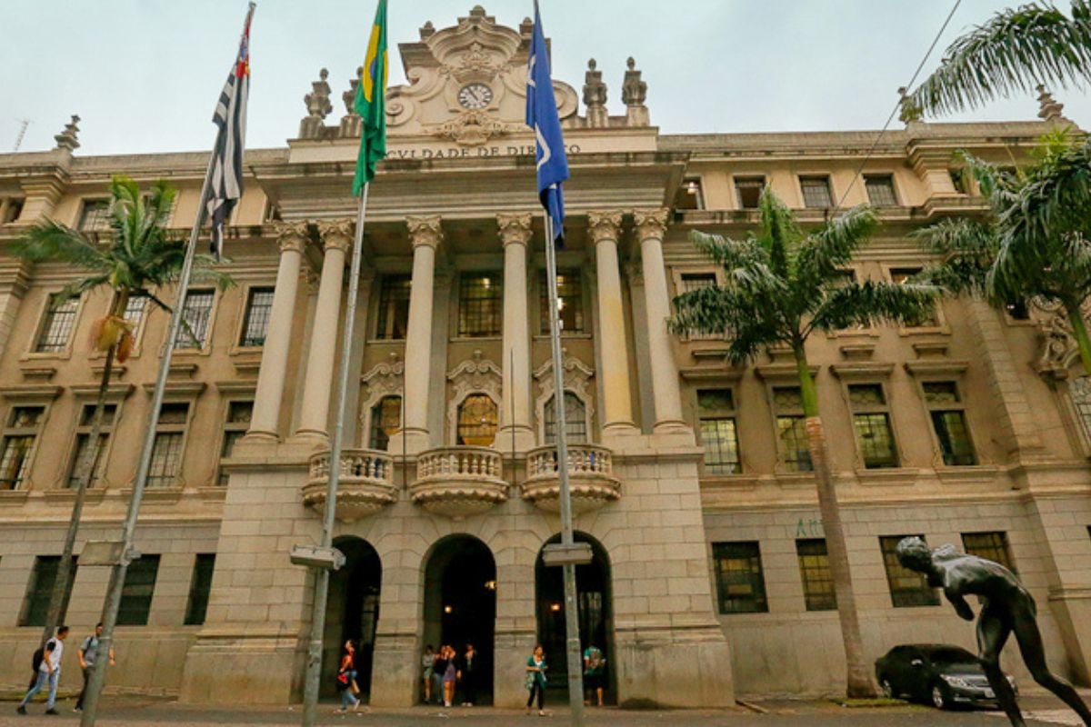 STF não pode se curvar a paixões políticas, diz Faculdade de Direito da USP