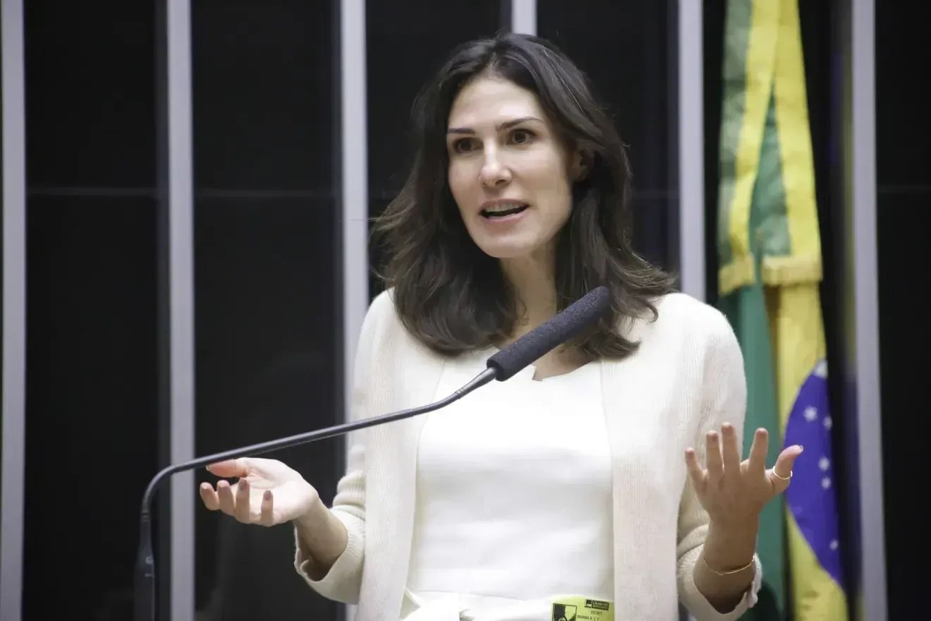 Renan sobre troca na comunicação da campanha de Flávio: “Produto é ruim”