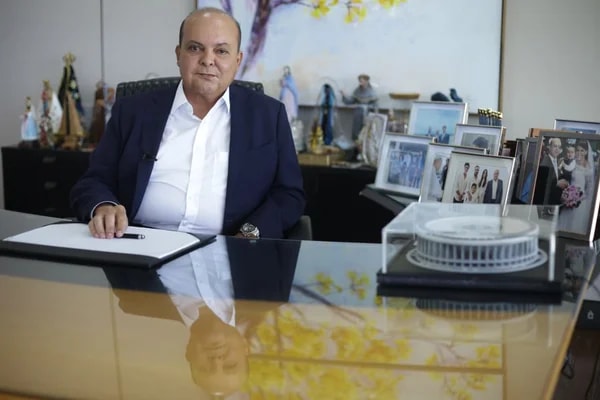 Longe da política, Ibaneis diz estar em “fase muito especial e feliz”