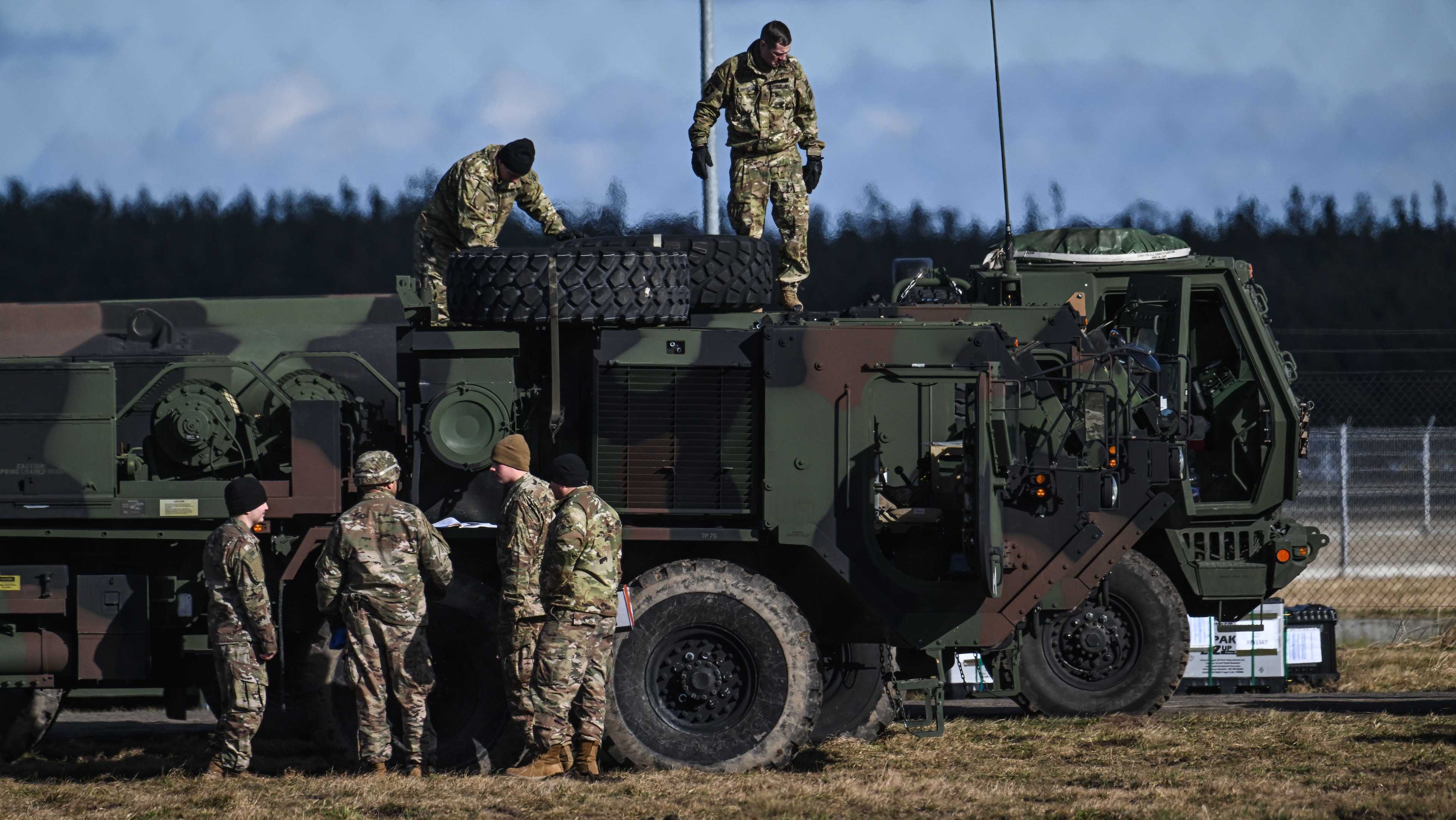 Rússia realiza eleições parlamentares sem oposição em meio à guerra