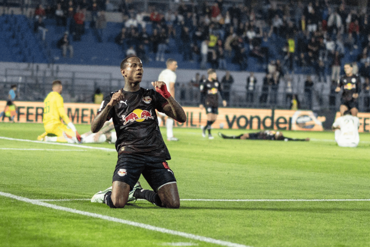 Com show de Wallace Yan, RB Bragantino vence Chapecoense pelo Brasileirão