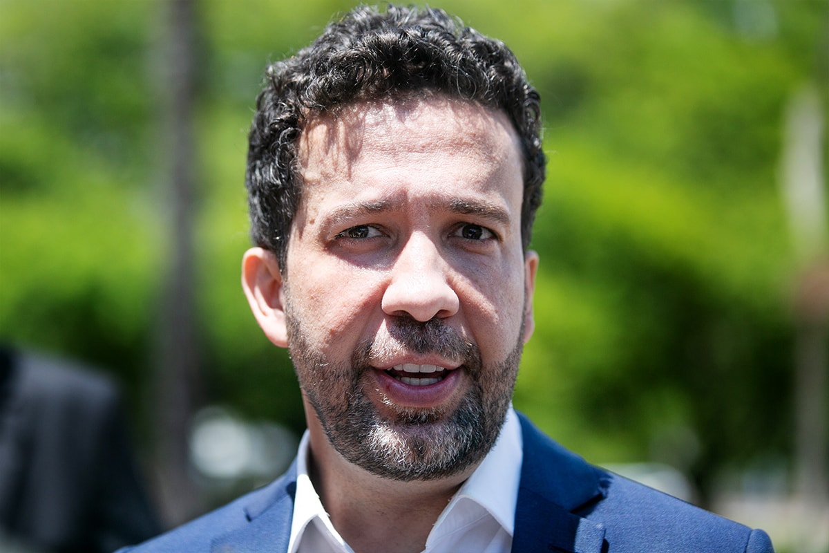 Janones diz que Flávio domina redes e ultrapassará Lula em setembro