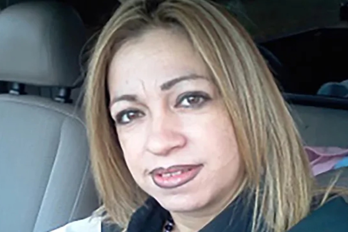 Amiga é presa 14 anos após mulher ser esfaqueada 100 vezes nos EUA