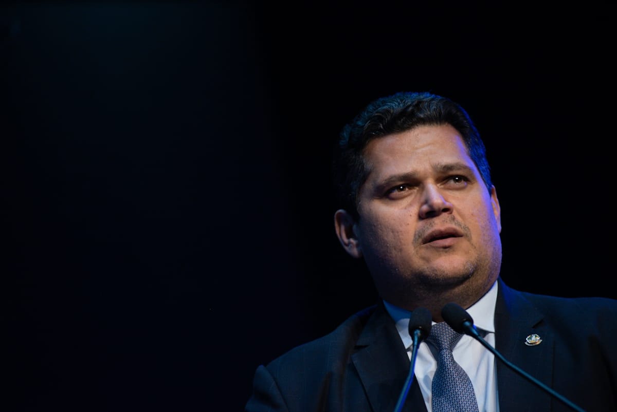 Alcolumbre se recusa a pautar PEC da Segurança, dizem senadores