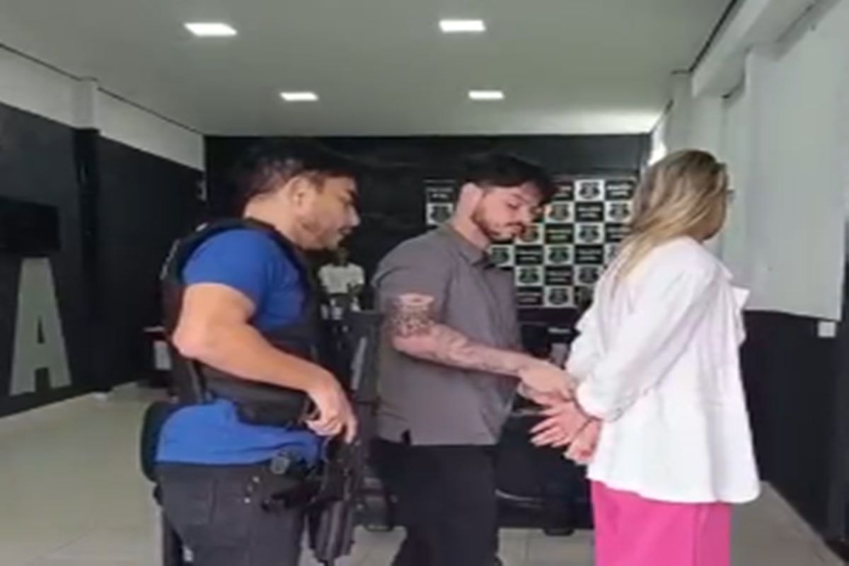 Advogada é presa dentro de escritório por suposta difamação a delegado. Veja vídeo