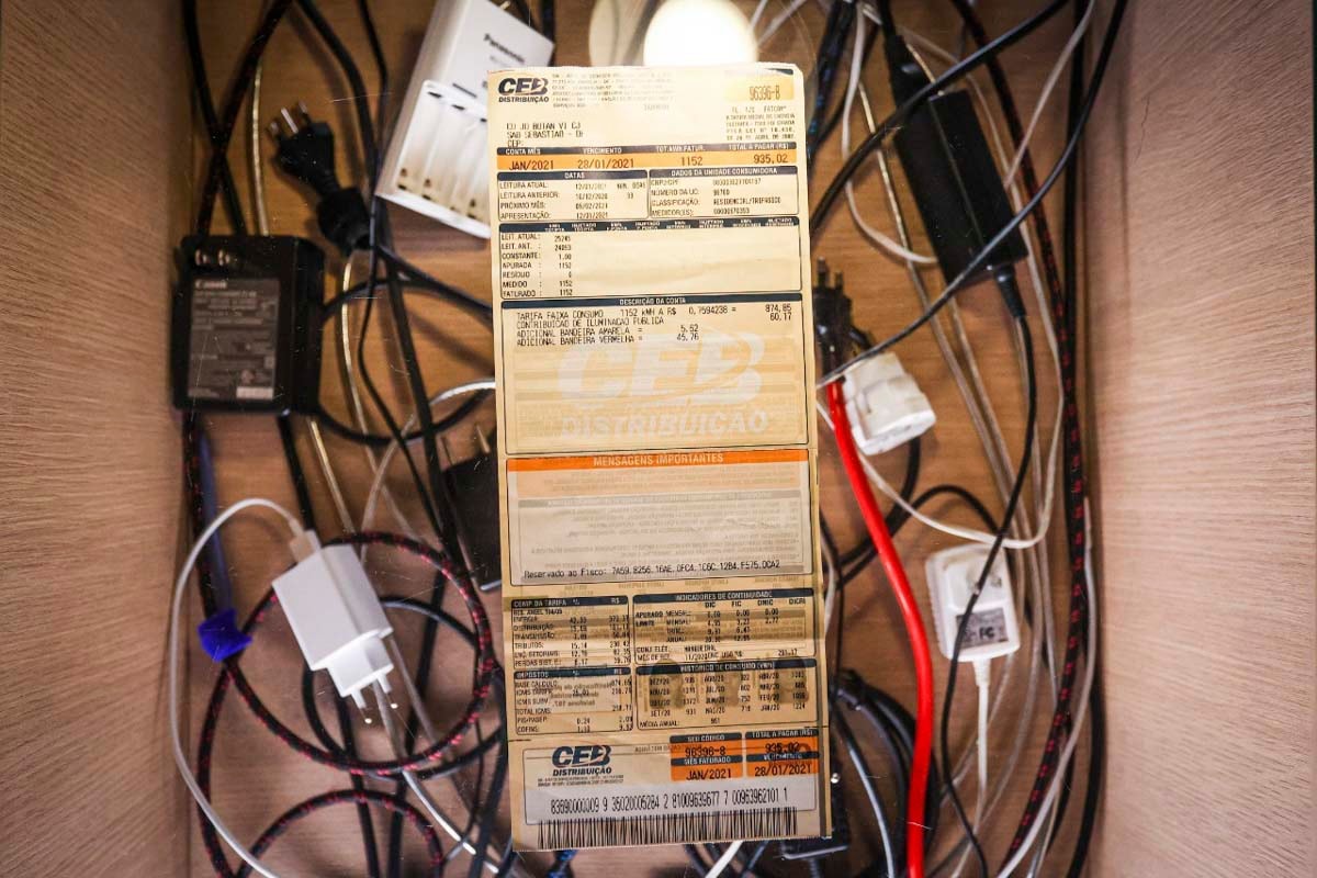 Conta de luz e saúde são vilões da inflação; preços de alimentos caem