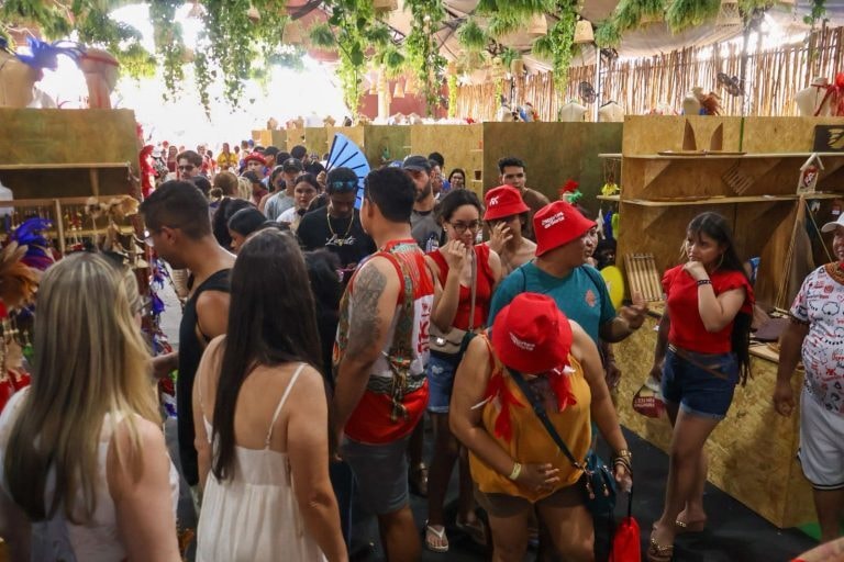 Mostra de Artesanato e Economia Solidária movimenta R$ 2,85 milhões durante o Festival de Parintins
