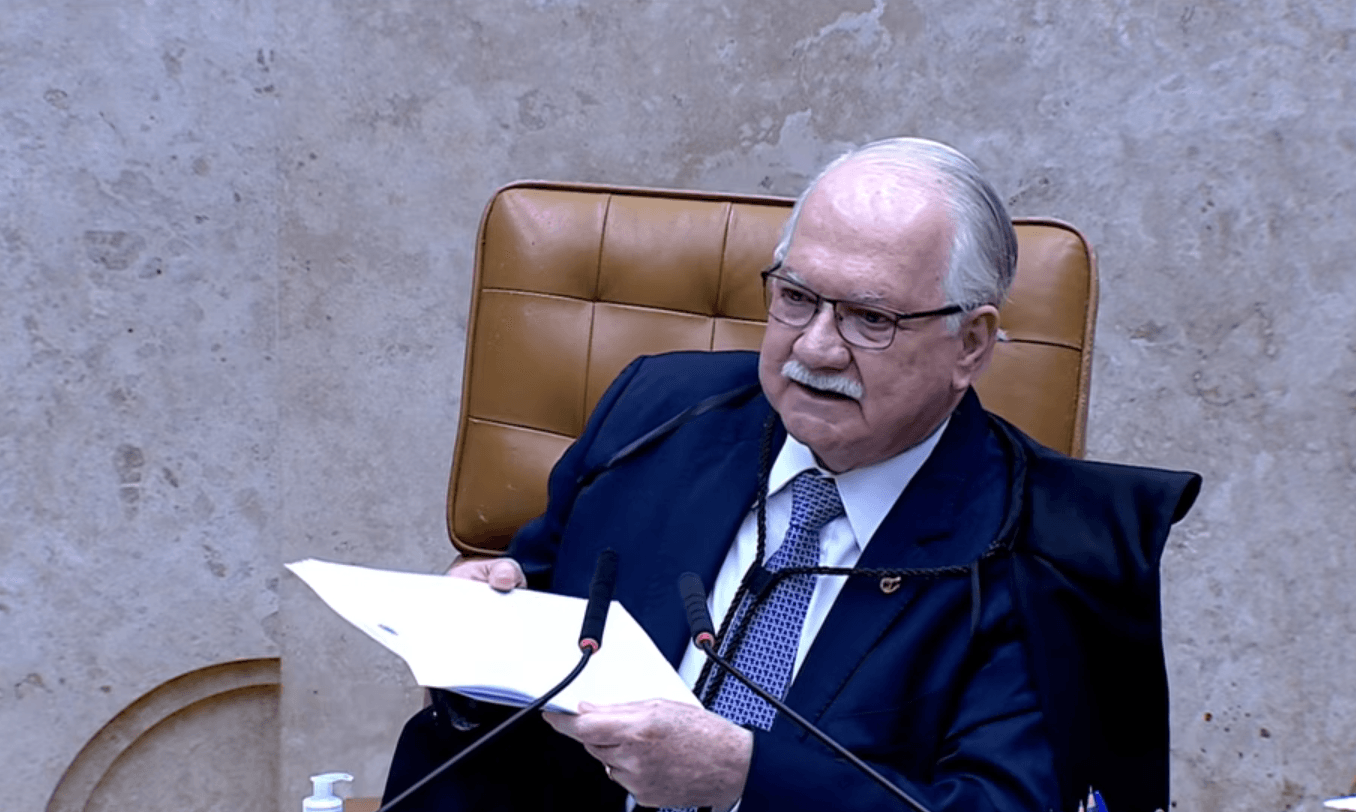 Lula deve dar entrevista a podcast durante debate e cogita “pool”